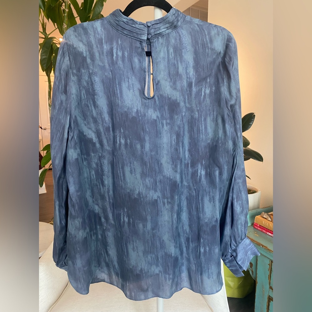 Excellent condition! WHBM long sleeve cut out blouse, size 14